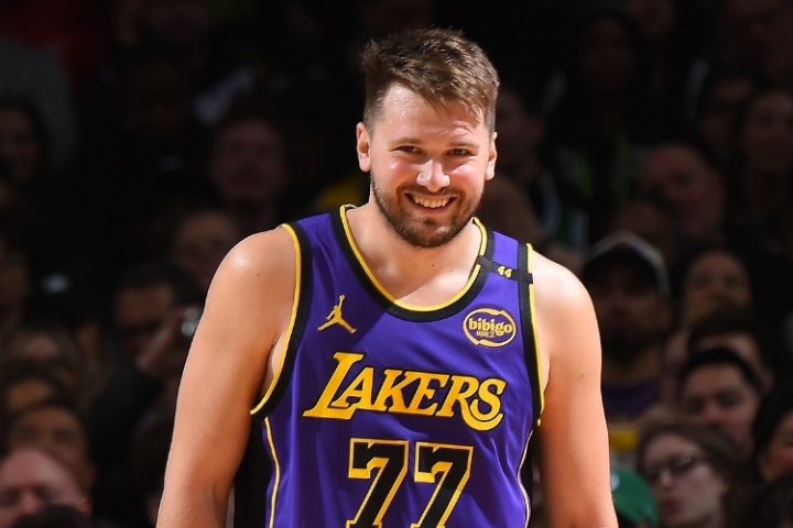 开云APP-大钱湖人27年可和东契奇重签4年3.23亿 若等1年可签5年4.18亿