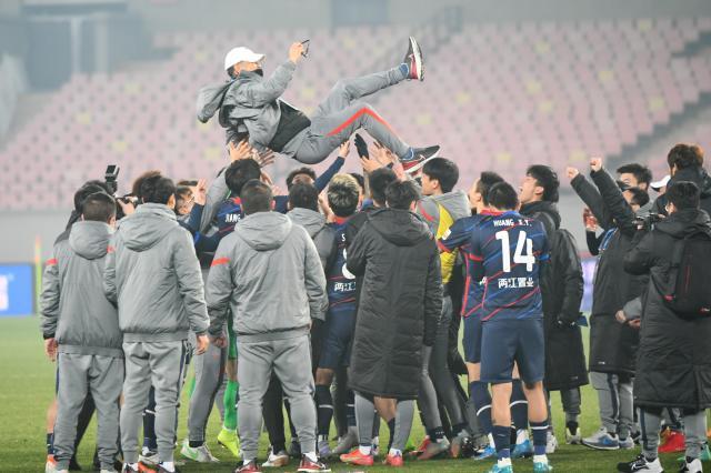 开云娱乐-股改失败只能躺平退出？ 重庆两江竞技步入“死”局